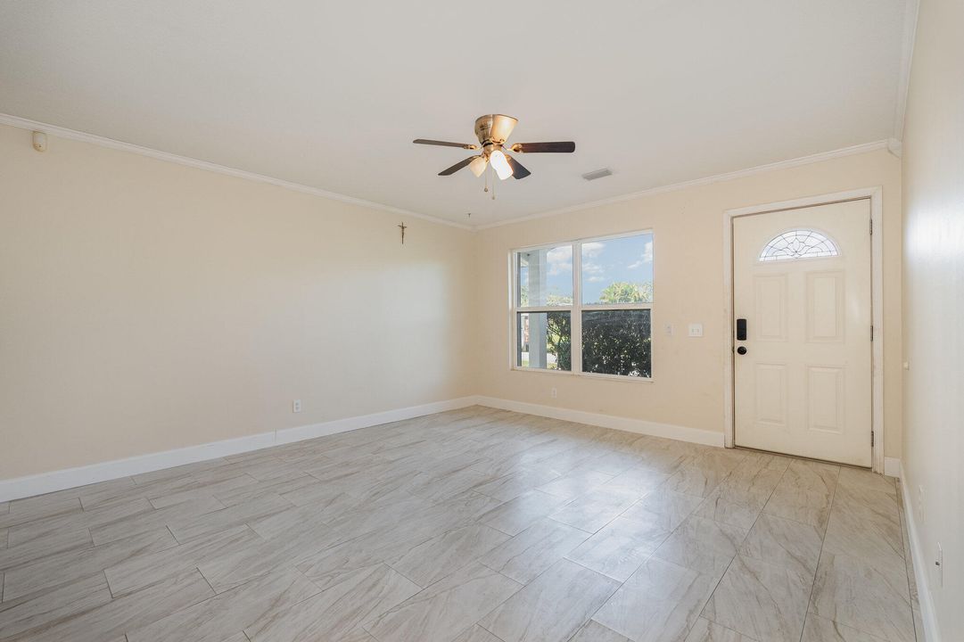 For Sale: $280,000 (3 beds, 2 baths, 1285 Square Feet)