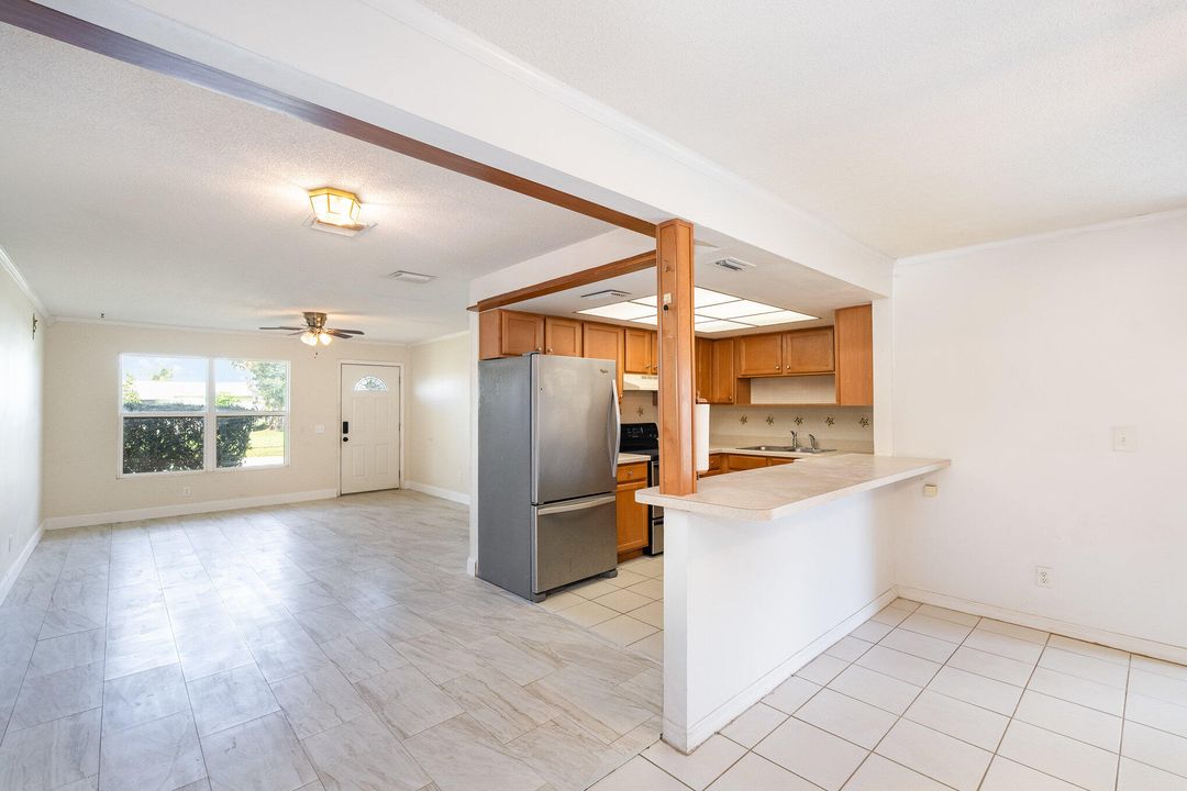 For Sale: $280,000 (3 beds, 2 baths, 1285 Square Feet)