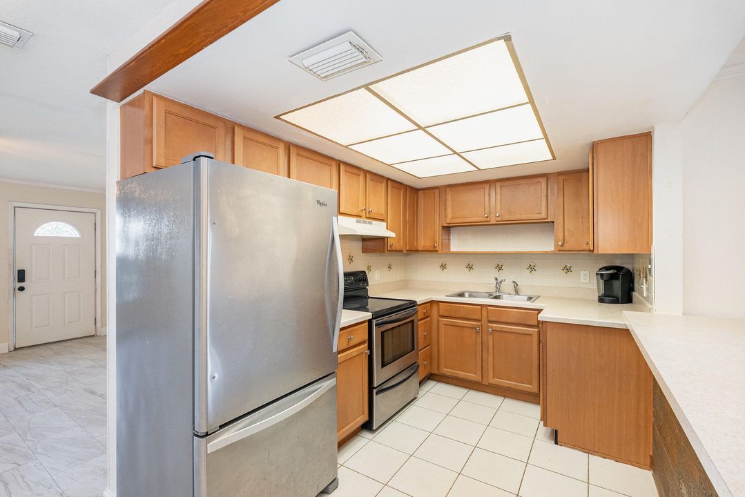 For Sale: $280,000 (3 beds, 2 baths, 1285 Square Feet)