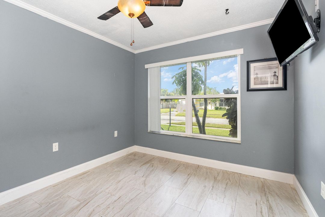 For Sale: $280,000 (3 beds, 2 baths, 1285 Square Feet)