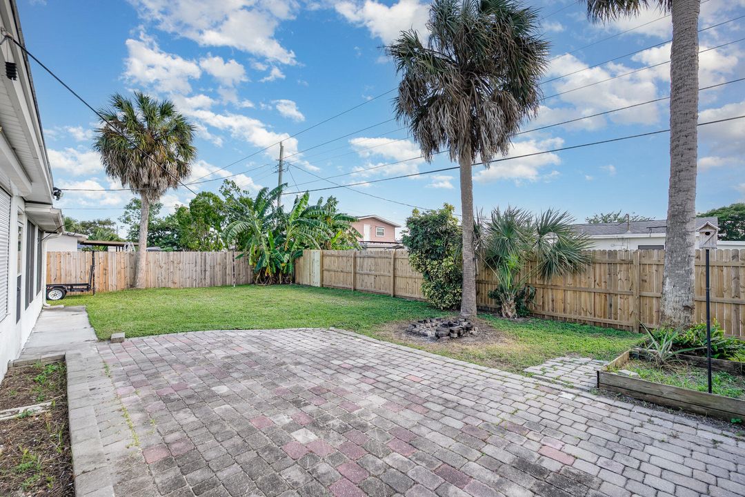 For Sale: $280,000 (3 beds, 2 baths, 1285 Square Feet)