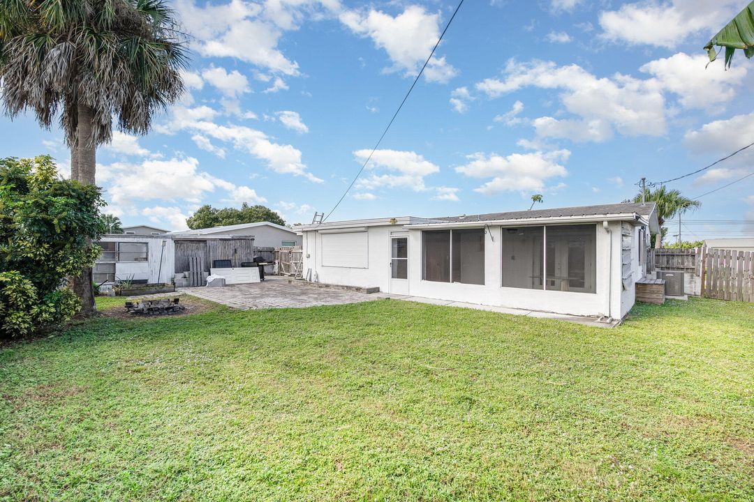 For Sale: $280,000 (3 beds, 2 baths, 1285 Square Feet)