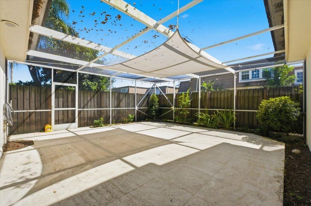 Active With Contract: $399,900 (3 beds, 2 baths, 1562 Square Feet)