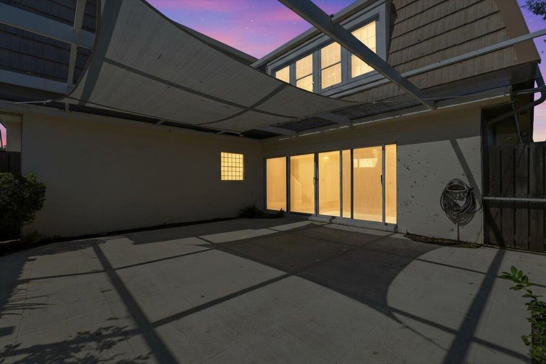 Active With Contract: $399,900 (3 beds, 2 baths, 1562 Square Feet)