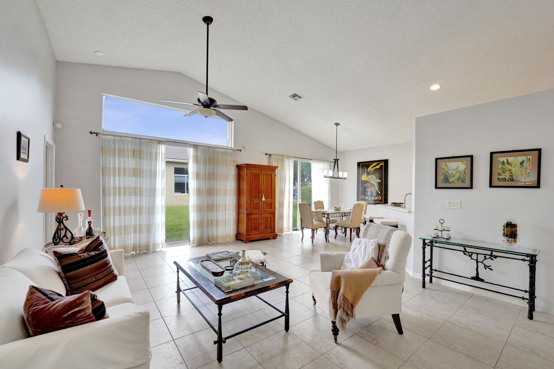 На продажу: $709,950 (3 спален, 2 ванн, 1691 Квадратных фут)