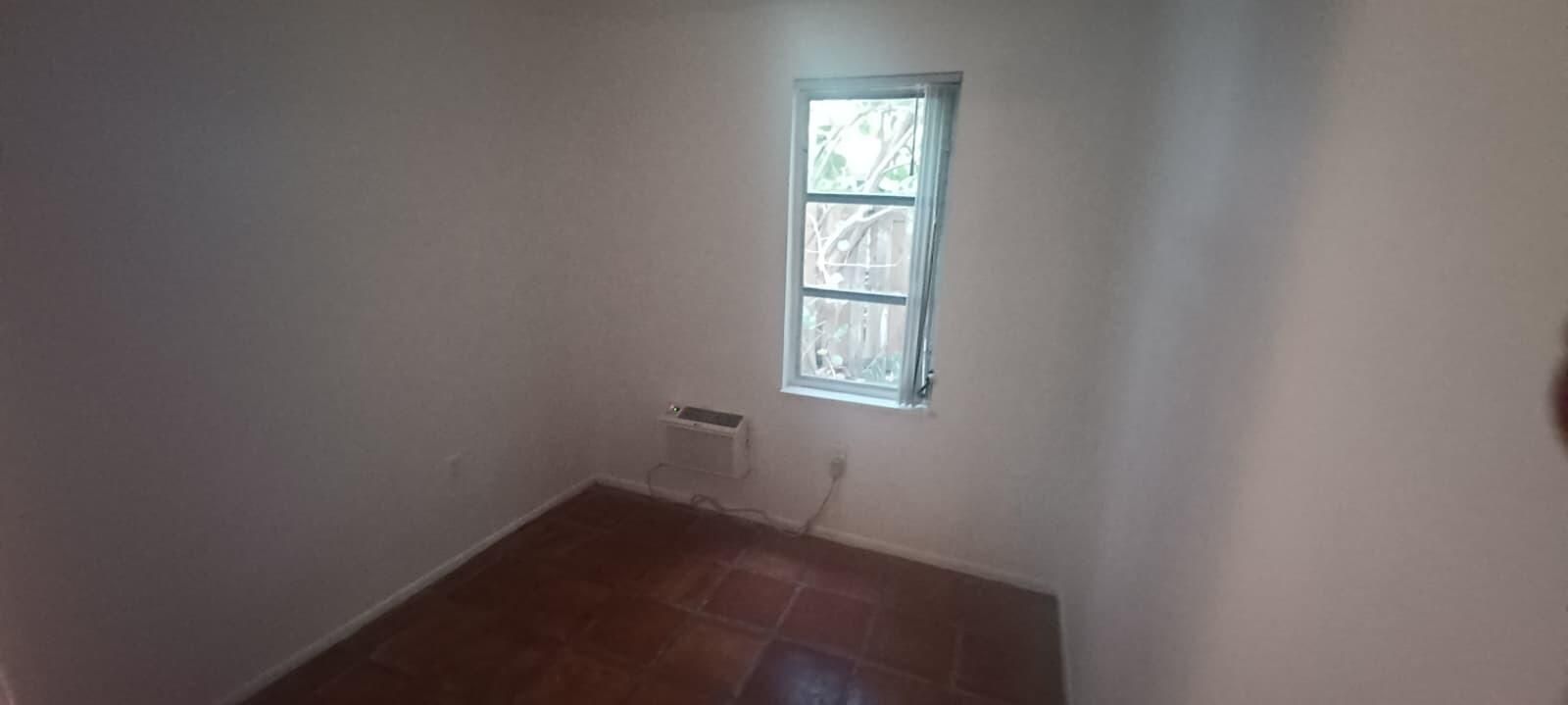 出租: $1,375 (2 贝兹, 1 浴室, 504 平方英尺)