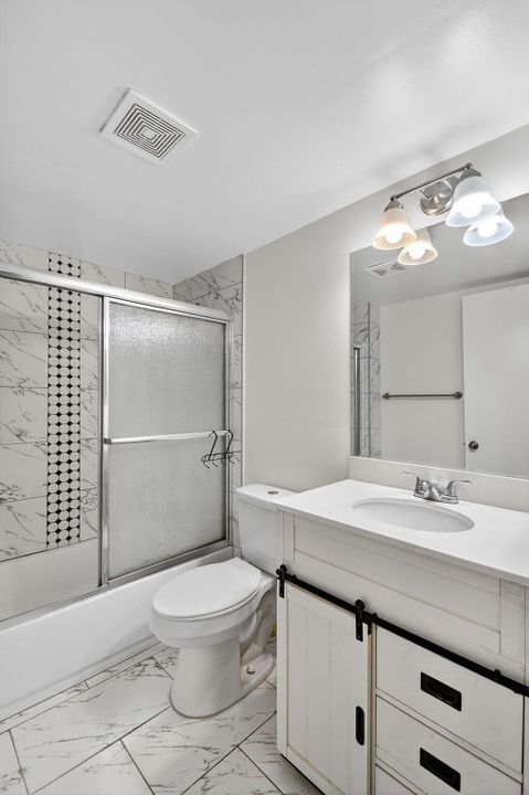 For Sale: $225,000 (2 beds, 2 baths, 1064 Square Feet)