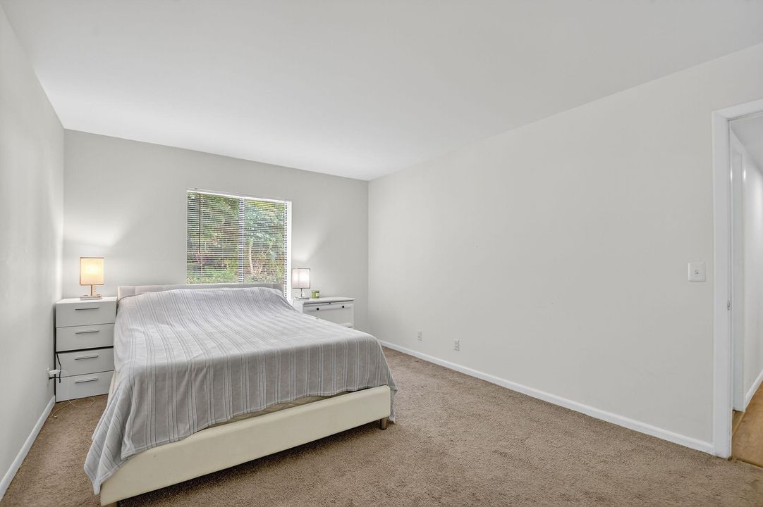 For Sale: $225,000 (2 beds, 2 baths, 1064 Square Feet)