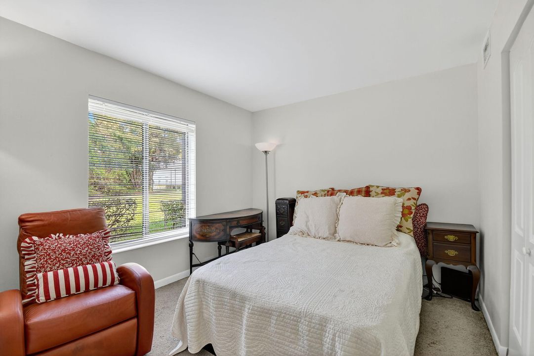 For Sale: $225,000 (2 beds, 2 baths, 1064 Square Feet)