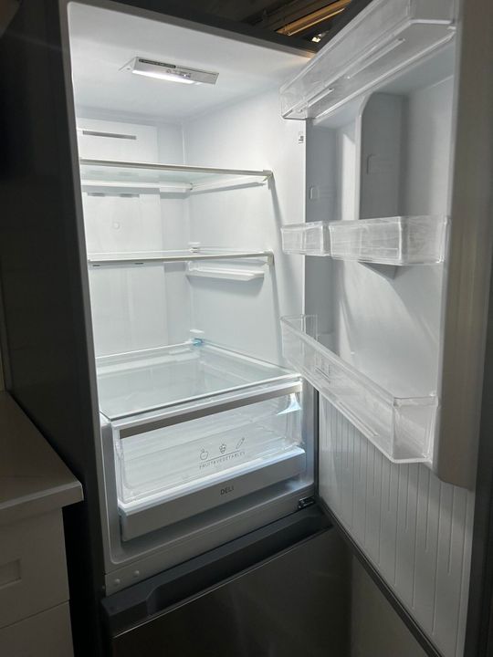 合同活跃: $1,750 (1 贝兹, 1 浴室, 3205 平方英尺)