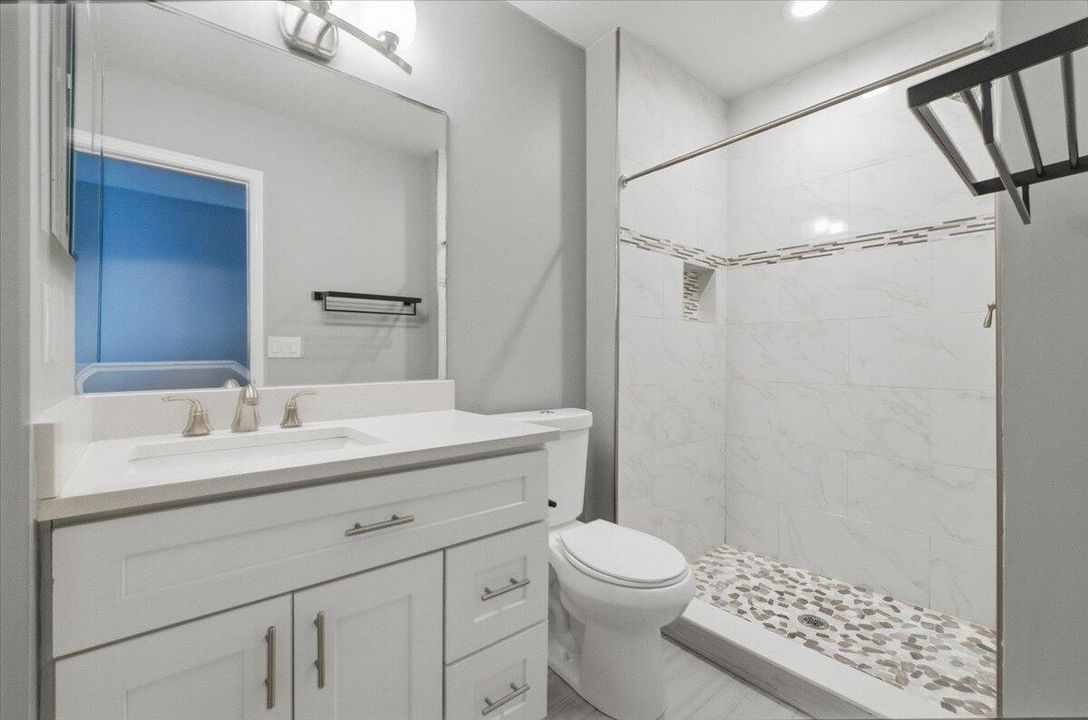 Active With Contract: $399,900 (3 beds, 2 baths, 1562 Square Feet)