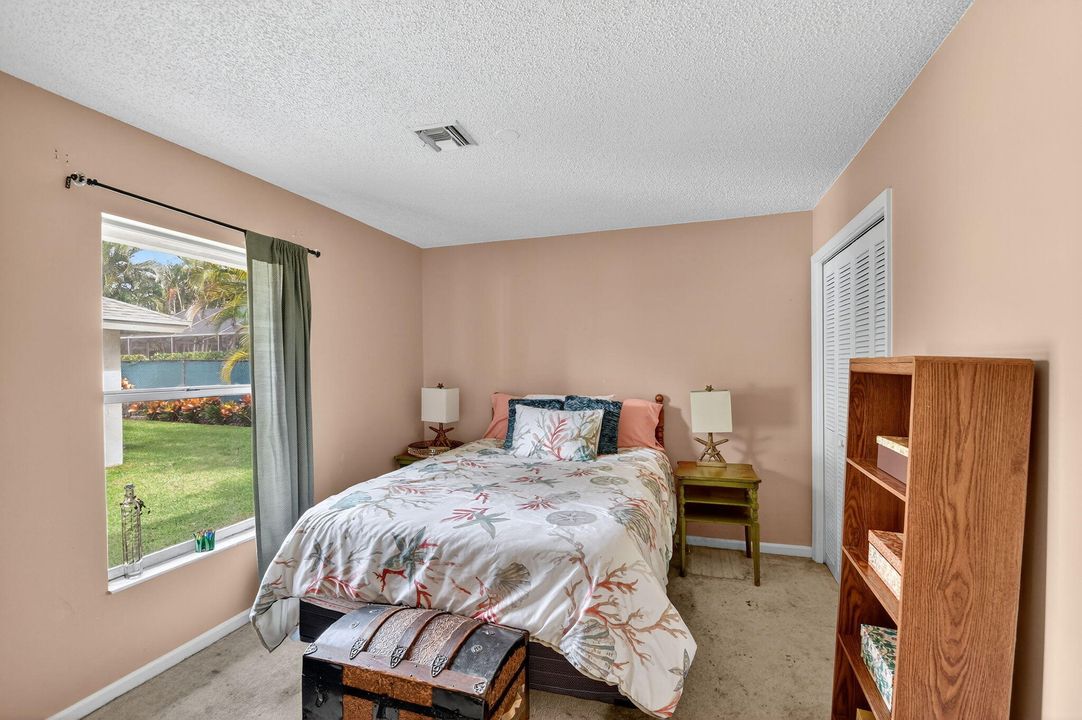 Под контрактом: $579,900 (4 спален, 2 ванн, 2149 Квадратных фут)