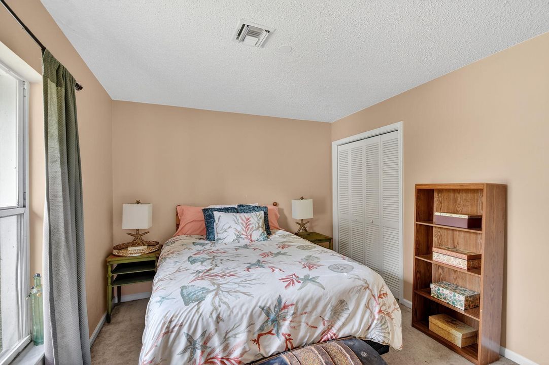 Под контрактом: $579,900 (4 спален, 2 ванн, 2149 Квадратных фут)