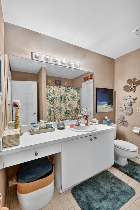 Под контрактом: $579,900 (4 спален, 2 ванн, 2149 Квадратных фут)