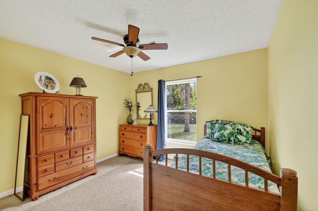 Под контрактом: $579,900 (4 спален, 2 ванн, 2149 Квадратных фут)