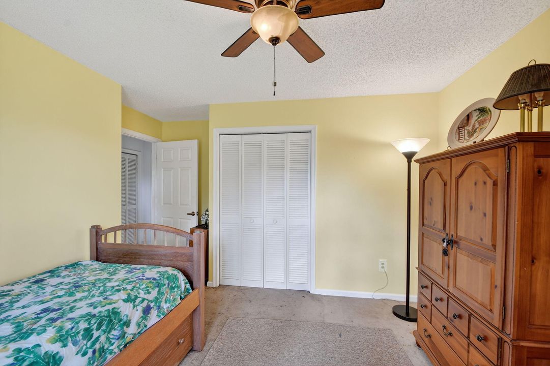 Под контрактом: $579,900 (4 спален, 2 ванн, 2149 Квадратных фут)