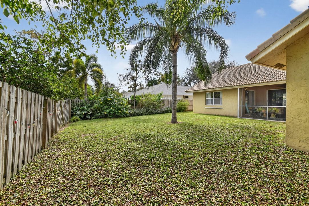 Под контрактом: $579,900 (4 спален, 2 ванн, 2149 Квадратных фут)