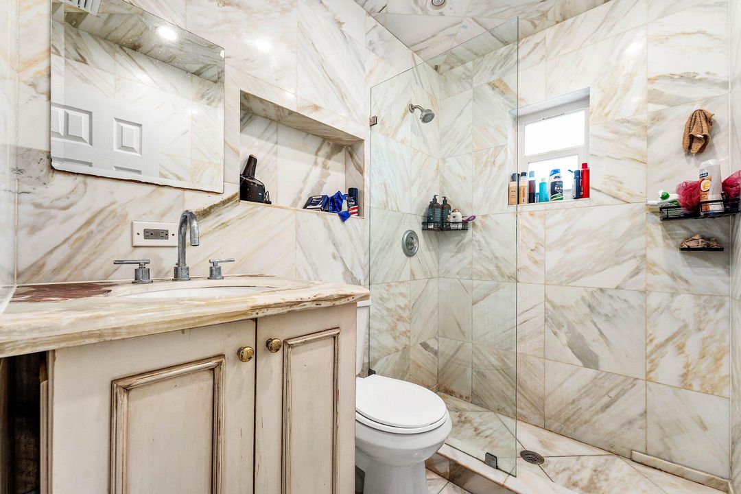 En Venta: $579,900 (4 camas, 3 baños, 2008 Pies cuadrados)