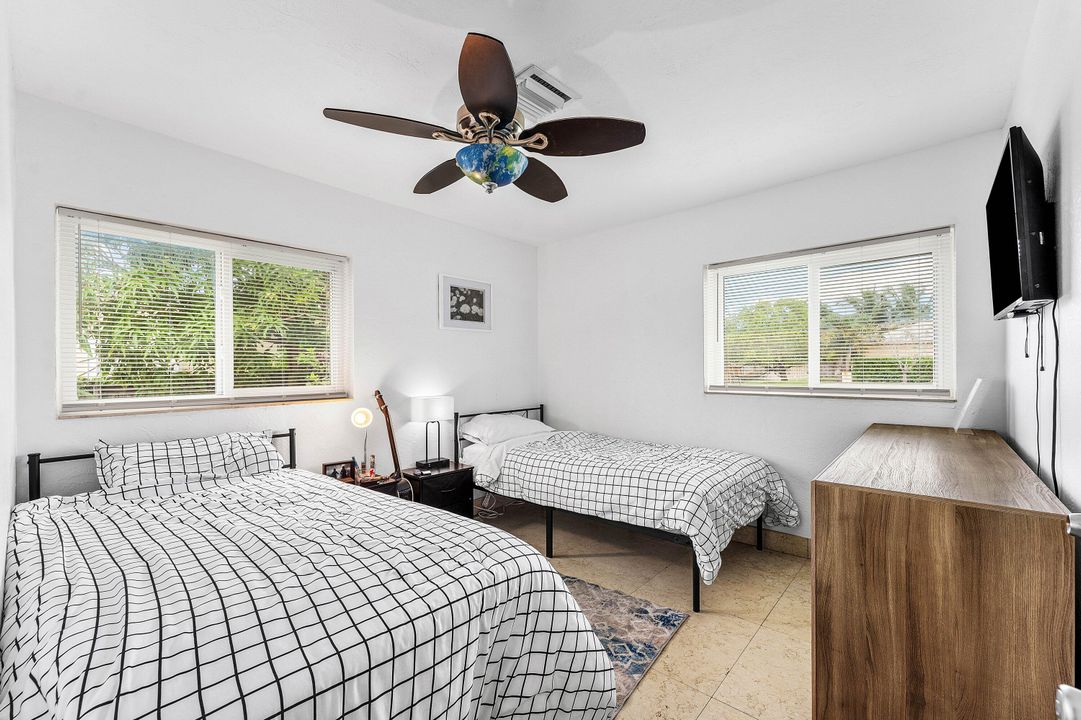 En Venta: $579,900 (4 camas, 3 baños, 2008 Pies cuadrados)