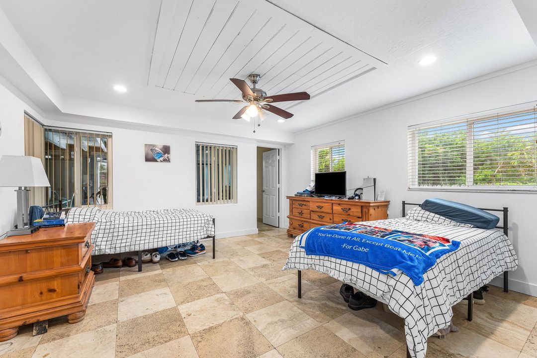 En Venta: $579,900 (4 camas, 3 baños, 2008 Pies cuadrados)