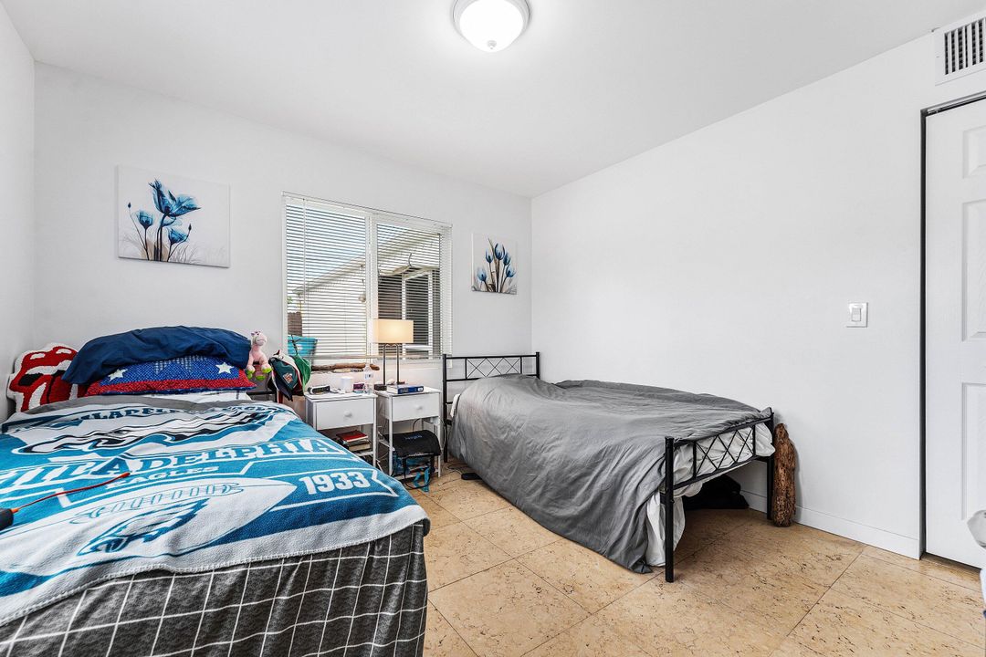 En Venta: $579,900 (4 camas, 3 baños, 2008 Pies cuadrados)