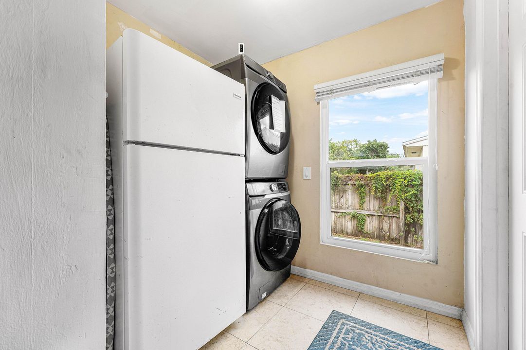 En Venta: $579,900 (4 camas, 3 baños, 2008 Pies cuadrados)