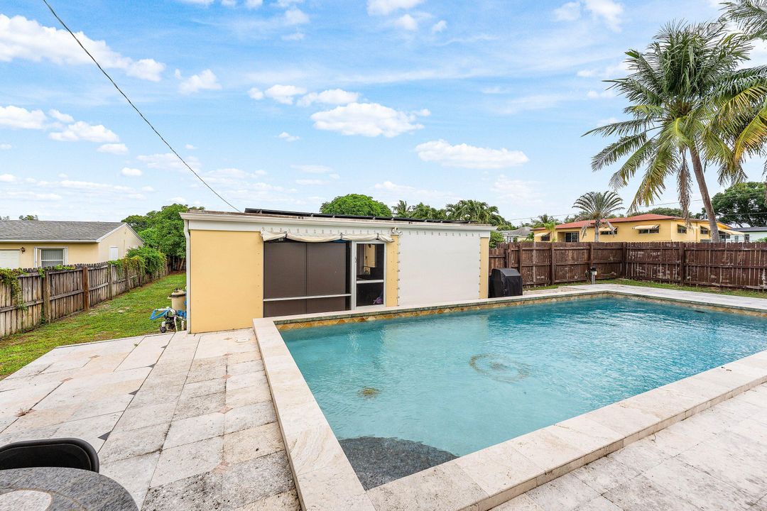 En Venta: $579,900 (4 camas, 3 baños, 2008 Pies cuadrados)