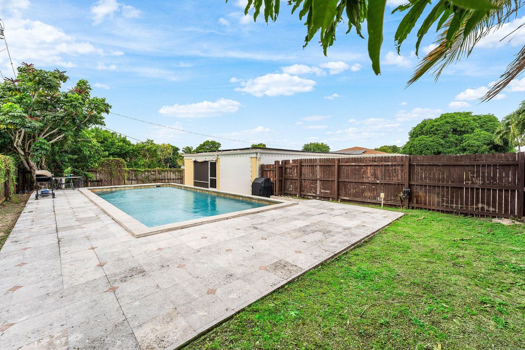 En Venta: $579,900 (4 camas, 3 baños, 2008 Pies cuadrados)