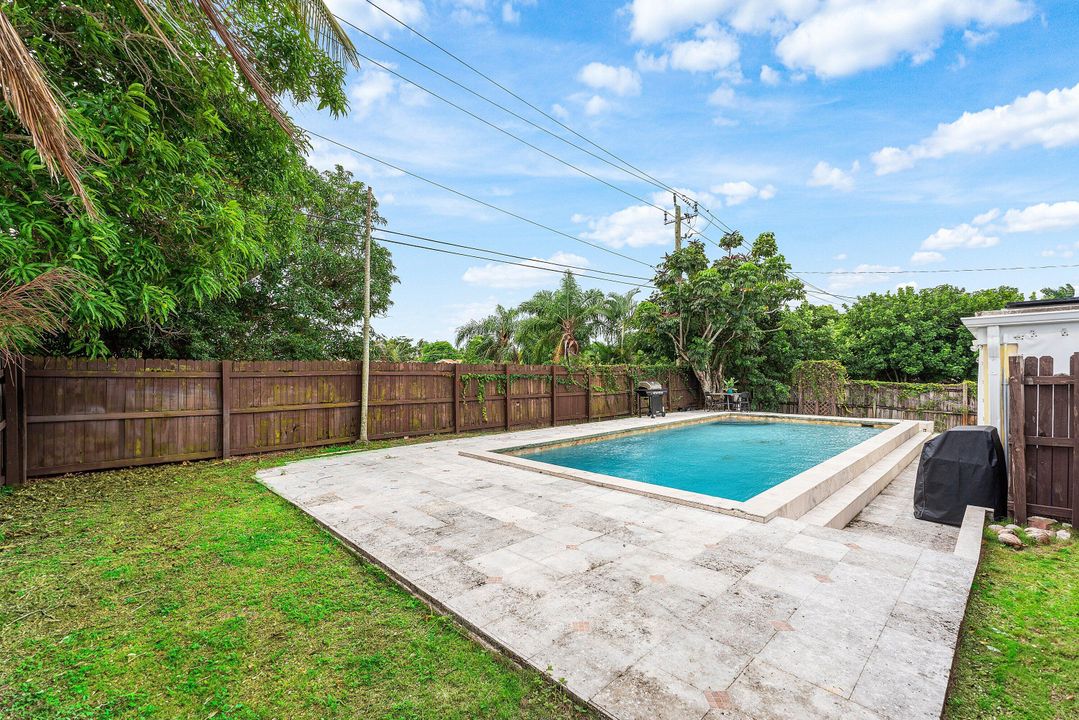 En Venta: $579,900 (4 camas, 3 baños, 2008 Pies cuadrados)