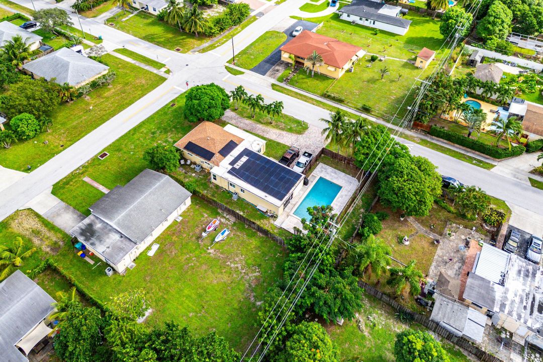 En Venta: $579,900 (4 camas, 3 baños, 2008 Pies cuadrados)