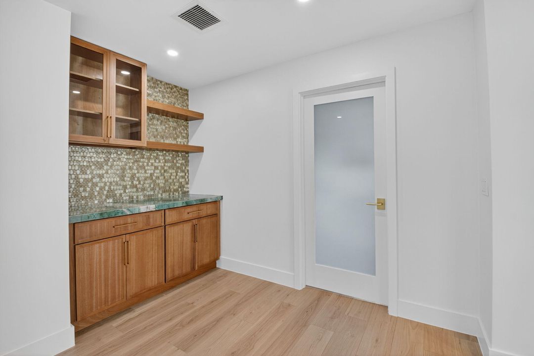 For Sale: $1,150,000 (3 beds, 2 baths, 2144 Square Feet)