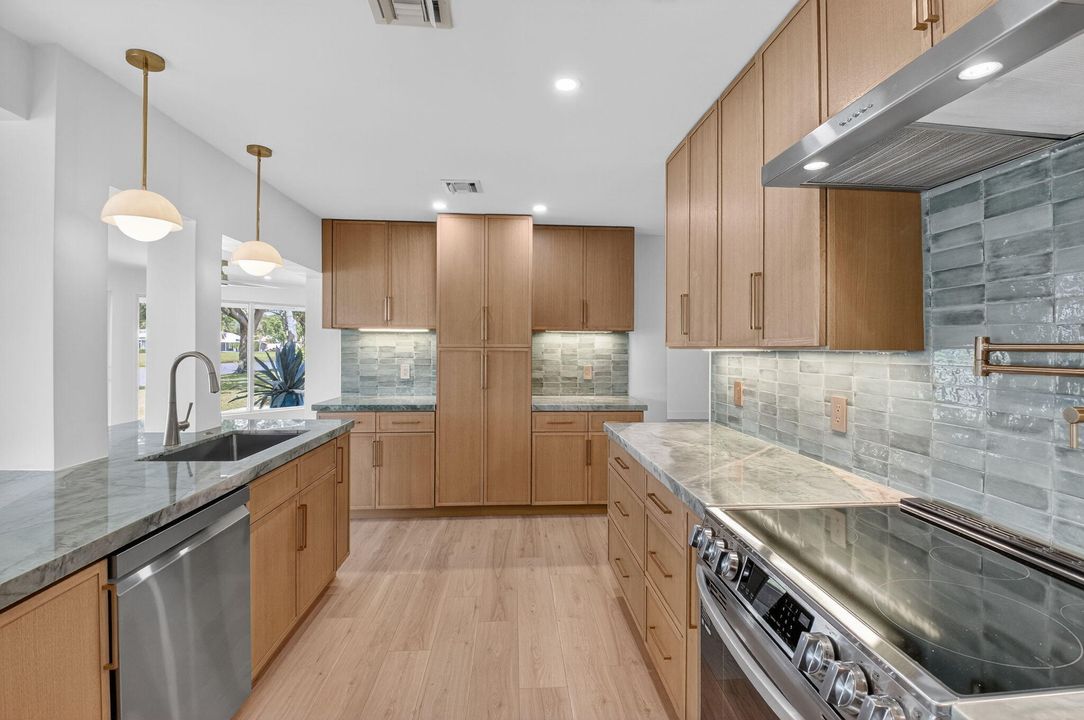 For Sale: $1,150,000 (3 beds, 2 baths, 2144 Square Feet)