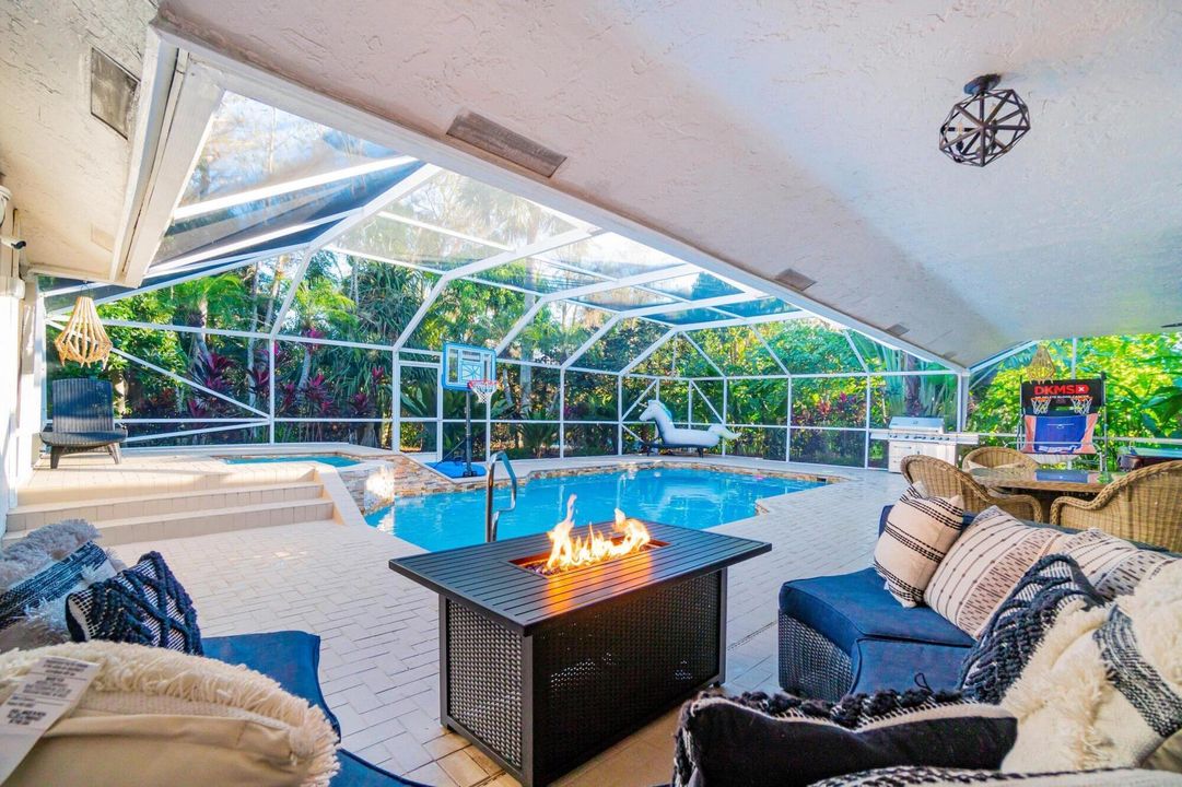 出租: $20,000 (5 贝兹, 3 浴室, 3047 平方英尺)