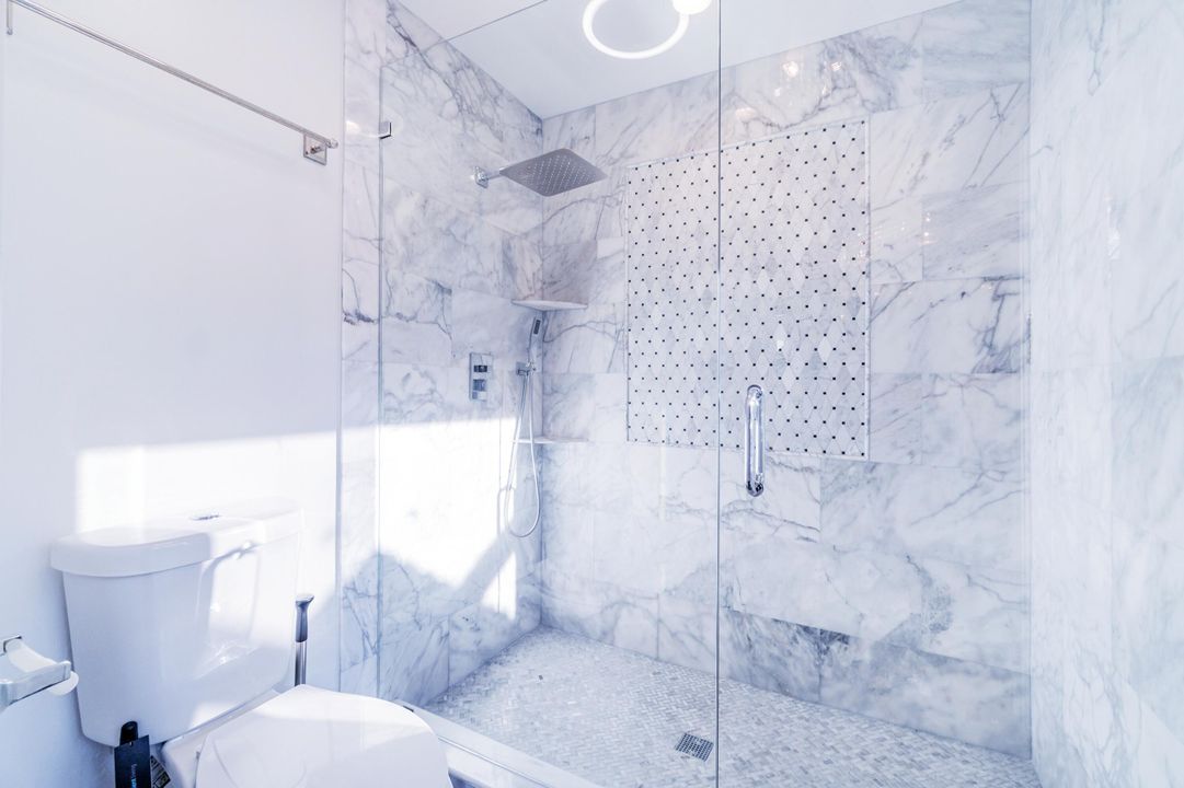 出租: $20,000 (5 贝兹, 3 浴室, 3047 平方英尺)