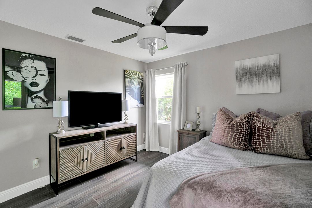 出租: $20,000 (5 贝兹, 3 浴室, 3047 平方英尺)