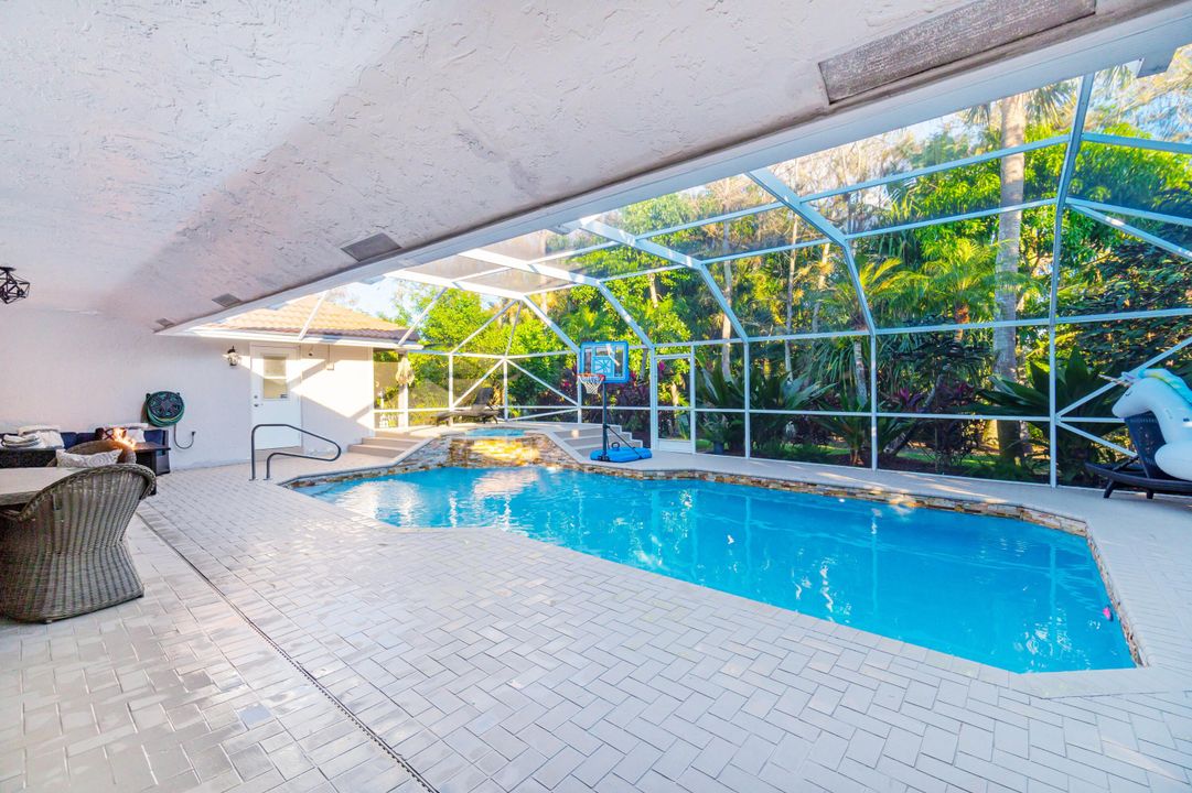 出租: $20,000 (5 贝兹, 3 浴室, 3047 平方英尺)