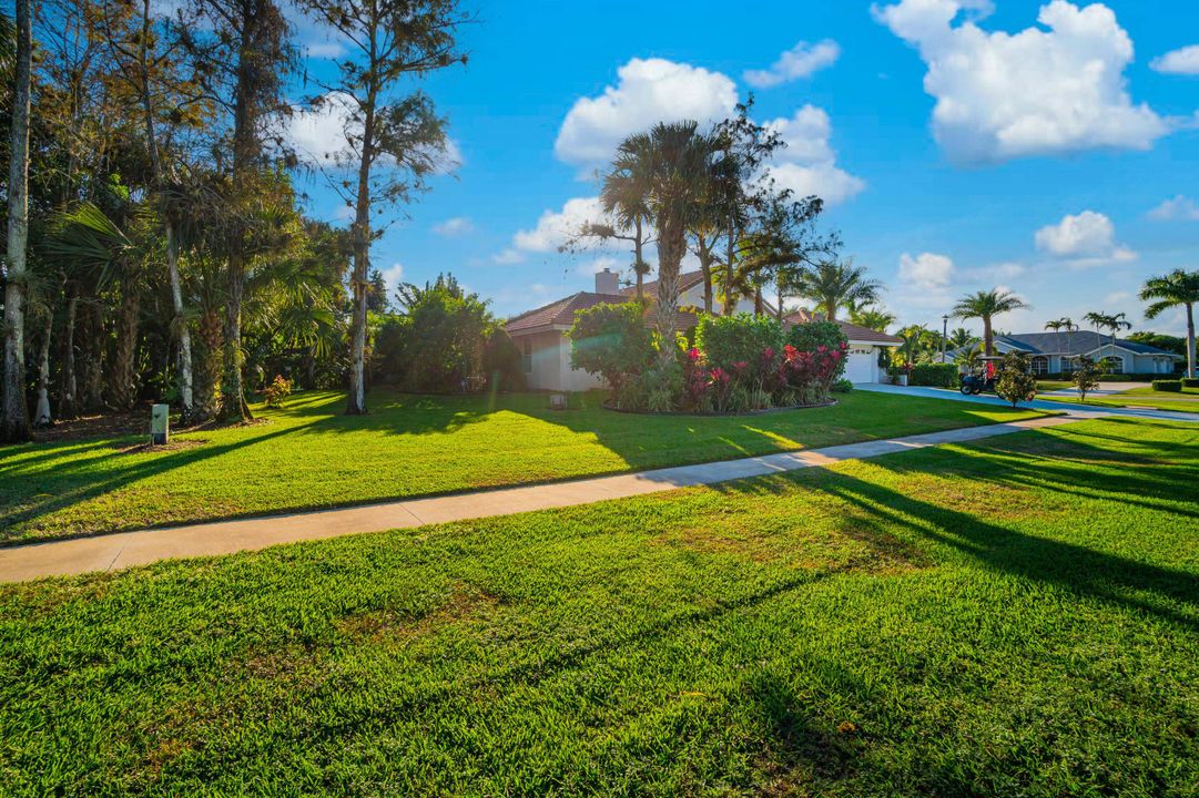 出租: $20,000 (5 贝兹, 3 浴室, 3047 平方英尺)