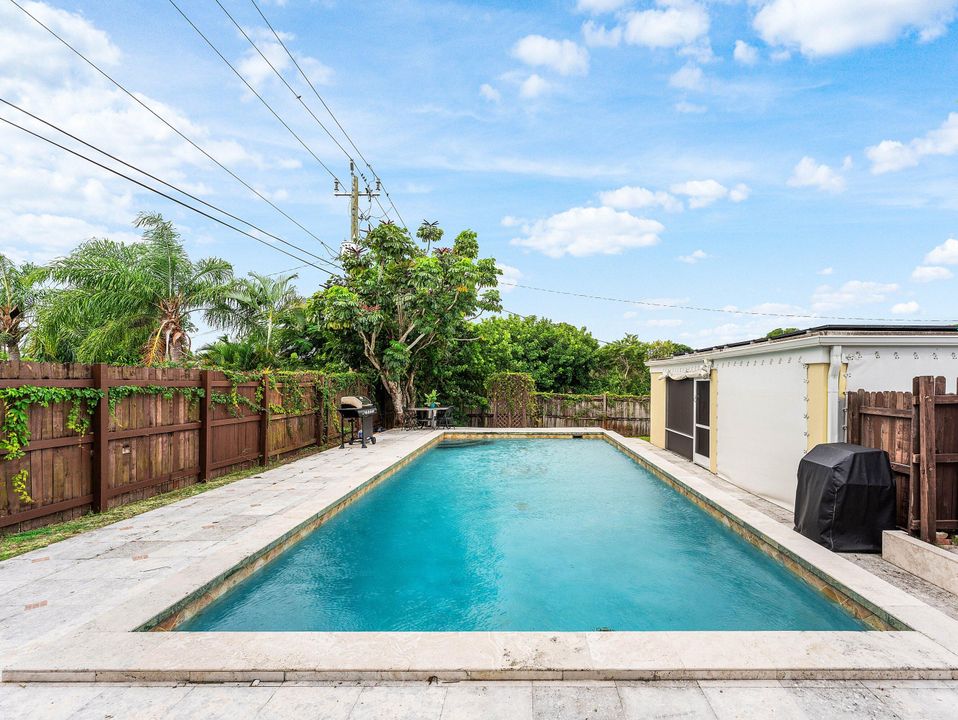 En Venta: $579,900 (4 camas, 3 baños, 2008 Pies cuadrados)