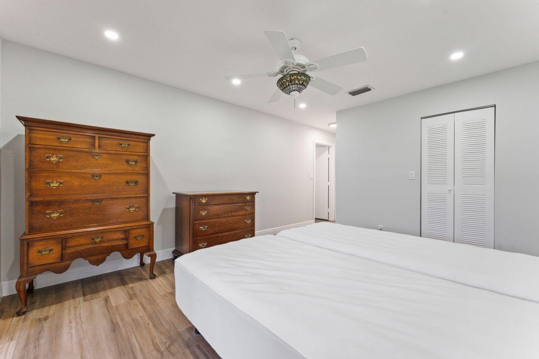 Active With Contract: $2,150 (2 beds, 2 baths, 1044 Square Feet)