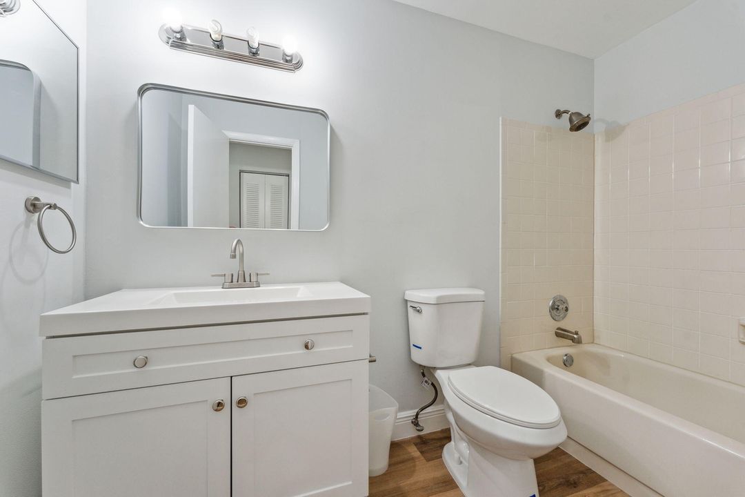 Active With Contract: $2,150 (2 beds, 2 baths, 1044 Square Feet)