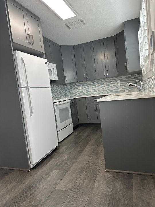 For Rent: $3,200 (3 beds, 2 baths, 1080 Square Feet)