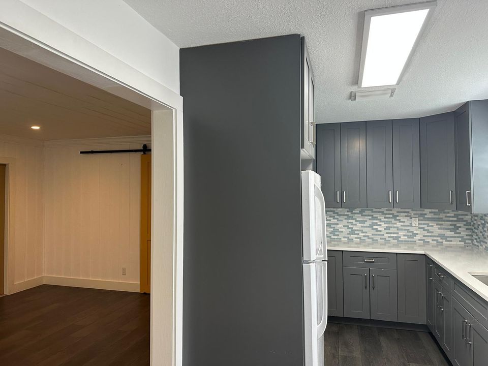 For Rent: $3,200 (3 beds, 2 baths, 1080 Square Feet)