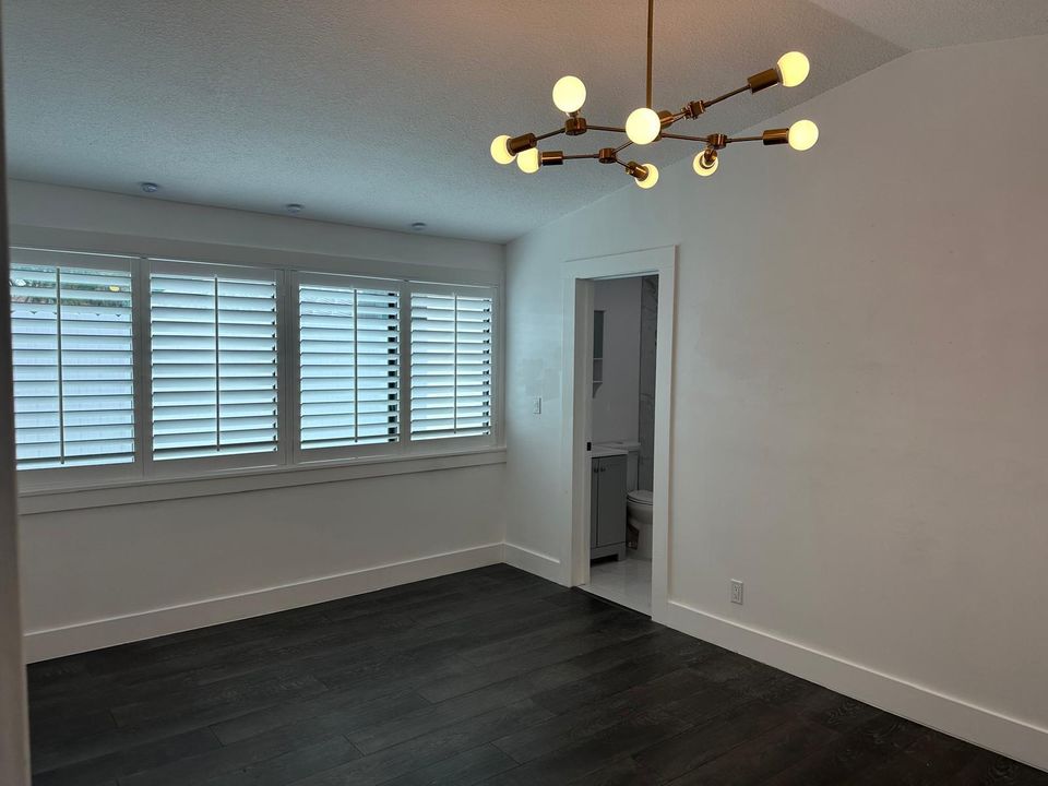 For Rent: $3,200 (3 beds, 2 baths, 1080 Square Feet)