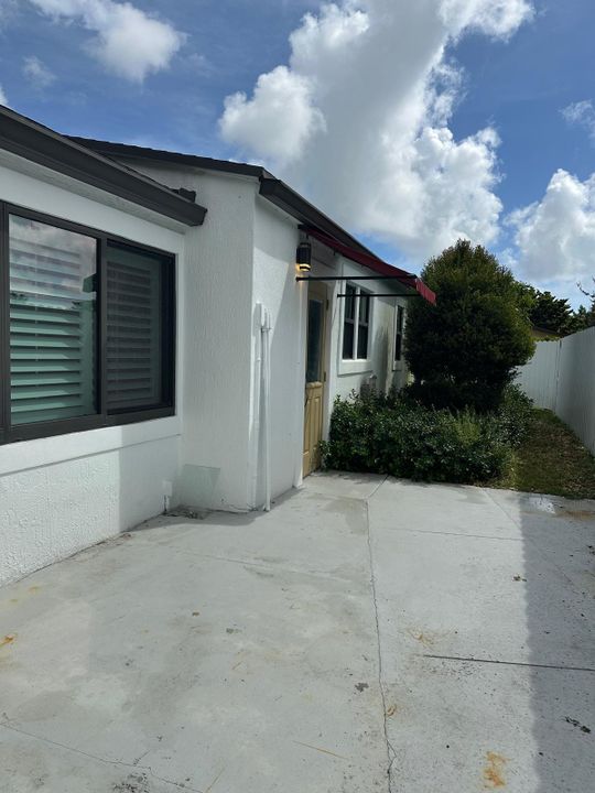 For Rent: $3,200 (3 beds, 2 baths, 1080 Square Feet)