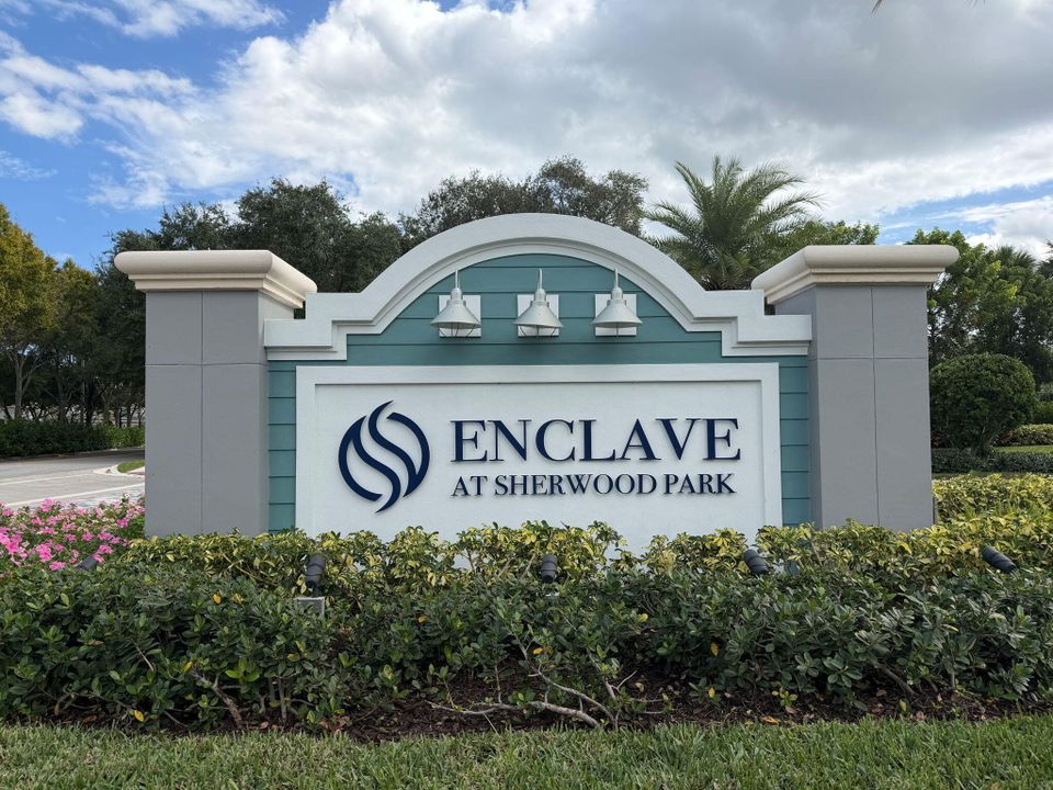 Activo con contrato: $1,279,000 (3 camas, 3 baños, 2260 Pies cuadrados)