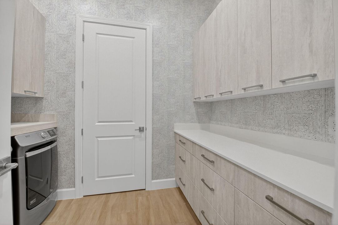 Activo con contrato: $1,279,000 (3 camas, 3 baños, 2260 Pies cuadrados)