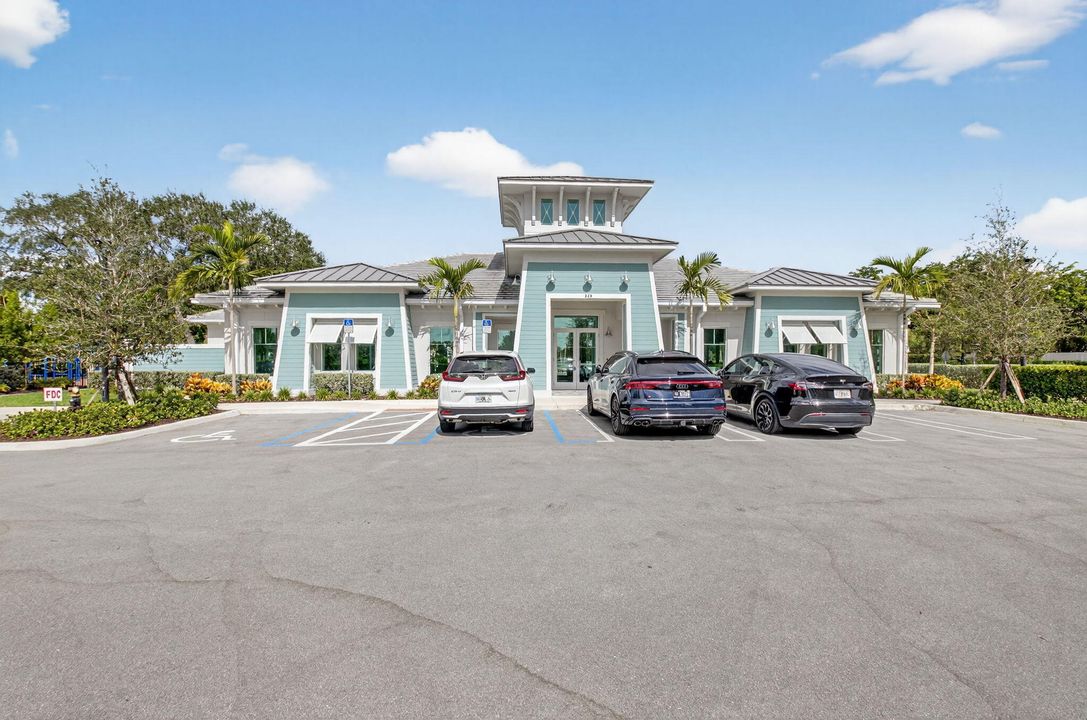 Activo con contrato: $1,279,000 (3 camas, 3 baños, 2260 Pies cuadrados)