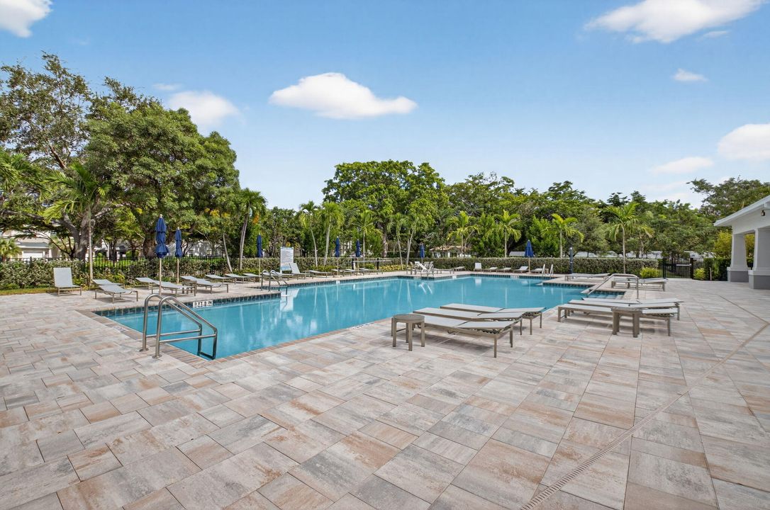 Activo con contrato: $1,279,000 (3 camas, 3 baños, 2260 Pies cuadrados)