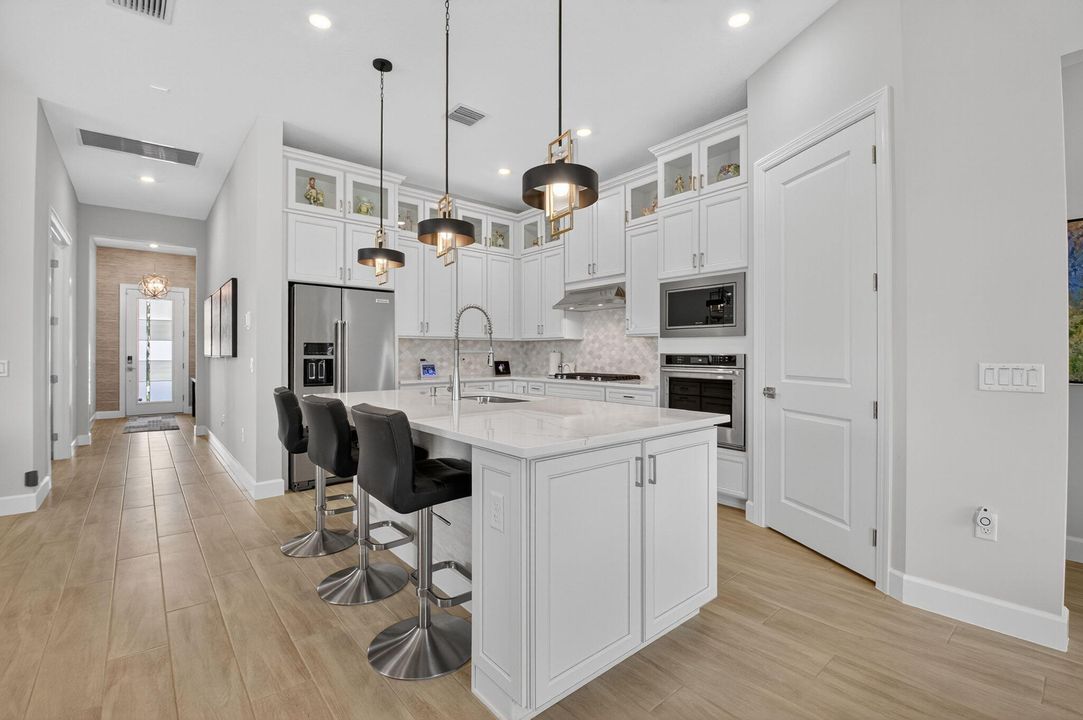 Activo con contrato: $1,279,000 (3 camas, 3 baños, 2260 Pies cuadrados)