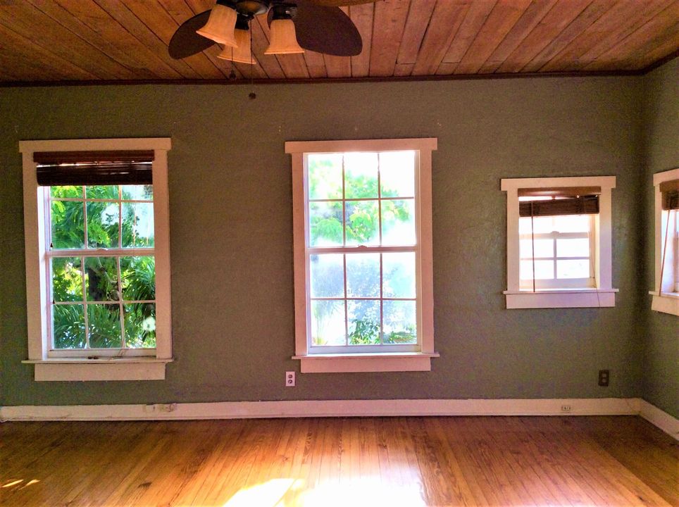 В аренду: $4,000 (4 спален, 2 ванн, 2580 Квадратных фут)